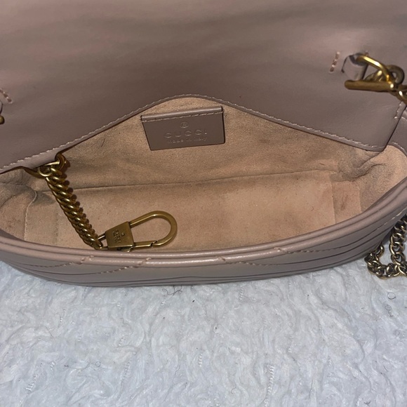 Gucci Matelassé Chevron Quilted Leather Super Mini Marmont Bag in Dusty Pink - Picture 10 of 17